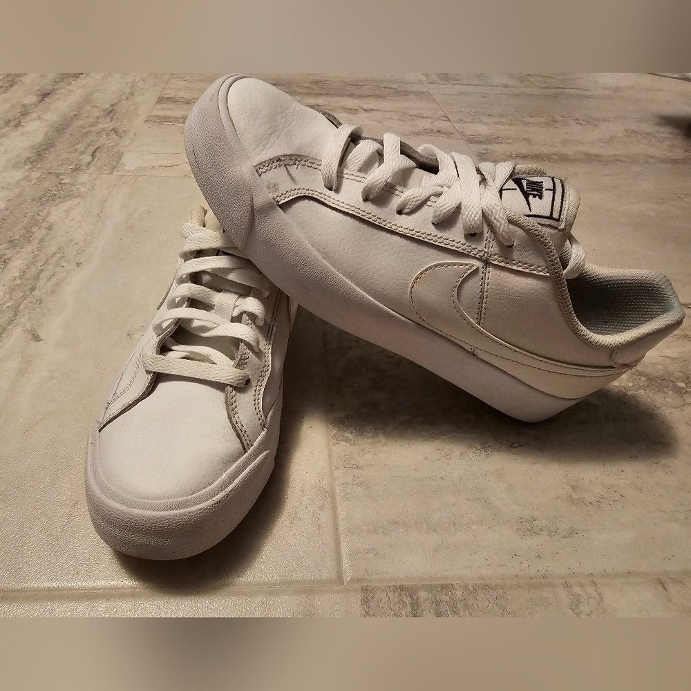 Nike Shoes women's 7 1/2